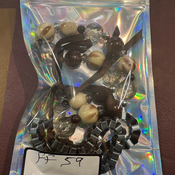 Ribbon threaded through silver cubicle chain with brown, beige and crystal beads - Picture 11 of 12